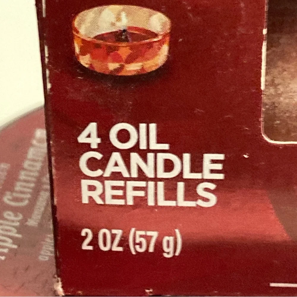 Glade Scented Oil 2 Glass Candle Holders & 2 Refills Apple Cinnamon Discontinued